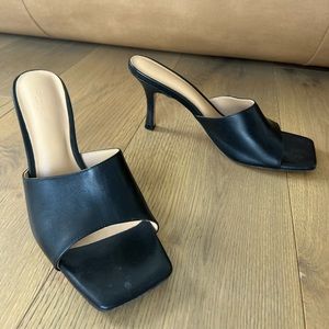 Tony Bianco Black heels in size 9!